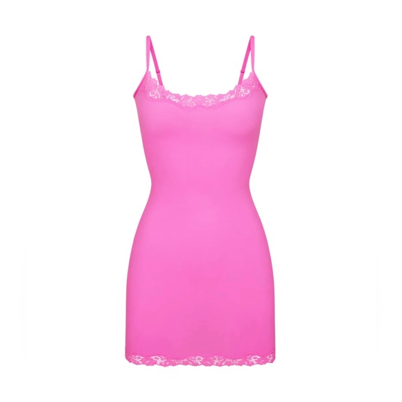 NWT SKIMS FITS EVERYBODY LACE SLIP DRESS NEON ORCHID MEDIUM - Picture 2 of 7